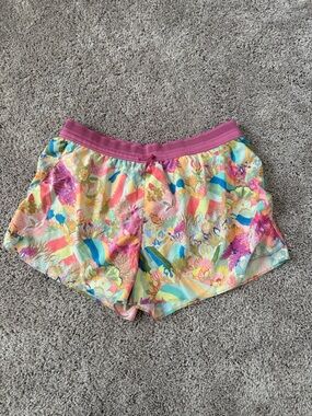 Janji Women’s Large 3” AFO Running Shorts in Rising Crane print